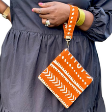 Load image into Gallery viewer, Ankara Mini Wristlet