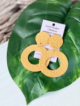 Load image into Gallery viewer, Zuriel Signature Hoop