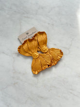 Load image into Gallery viewer, Hibiscus Statement Earring