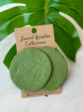 Load image into Gallery viewer, Nala Large Button Earring