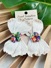 Load image into Gallery viewer, Hibiscus Statement Earring