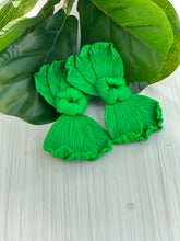 Load image into Gallery viewer, Hibiscus Statement Earring