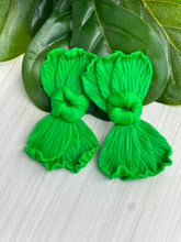 Load image into Gallery viewer, Hibiscus Statement Earring