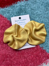 Load image into Gallery viewer, Scrunchie Statement Earring
