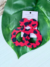 Load image into Gallery viewer, Zuriel Signature Hoop
